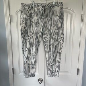 Lane Bryant Zebra Print Capri Size 22